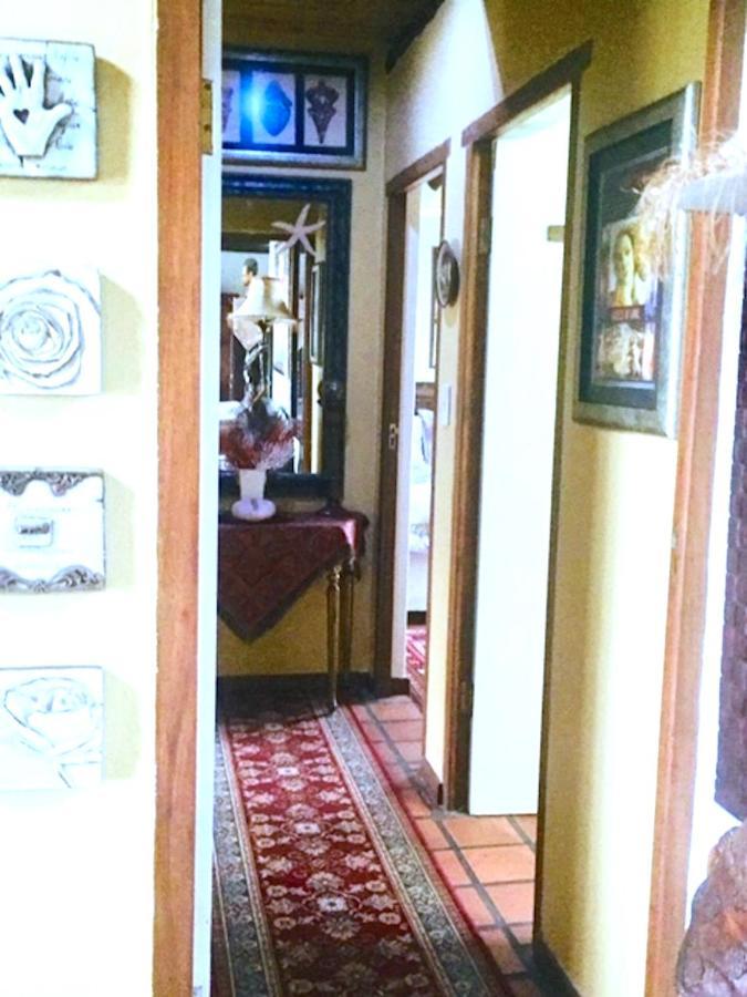 فندق Dee'S Place أقولاس المظهر الخارجي الصورة